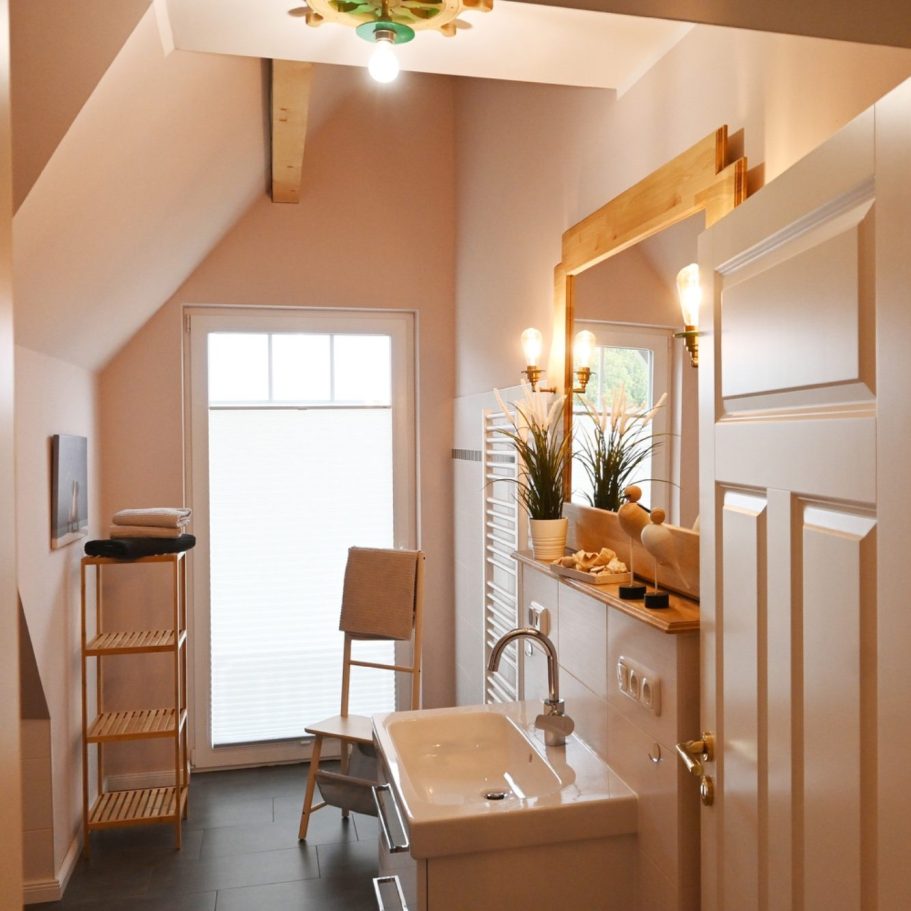 Käptn_Jan_Waschbecken_Großes_Bad_Reethaus_Glowe